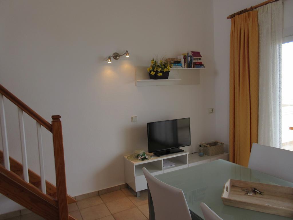 Astbury Apartments Ses Basses Es Calo  Exterior foto